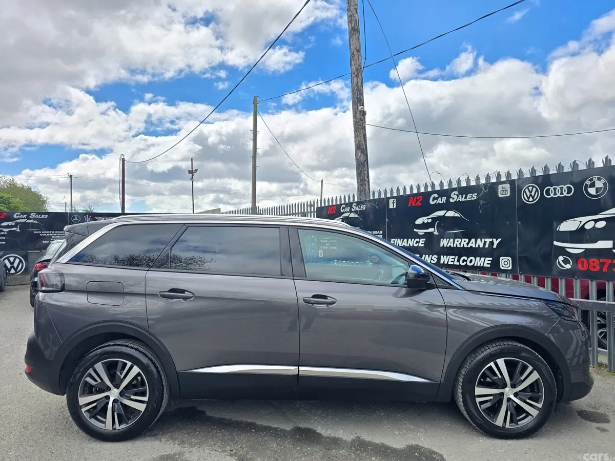 Peugeot 5008 MPV, Petrol, 2022, Grey