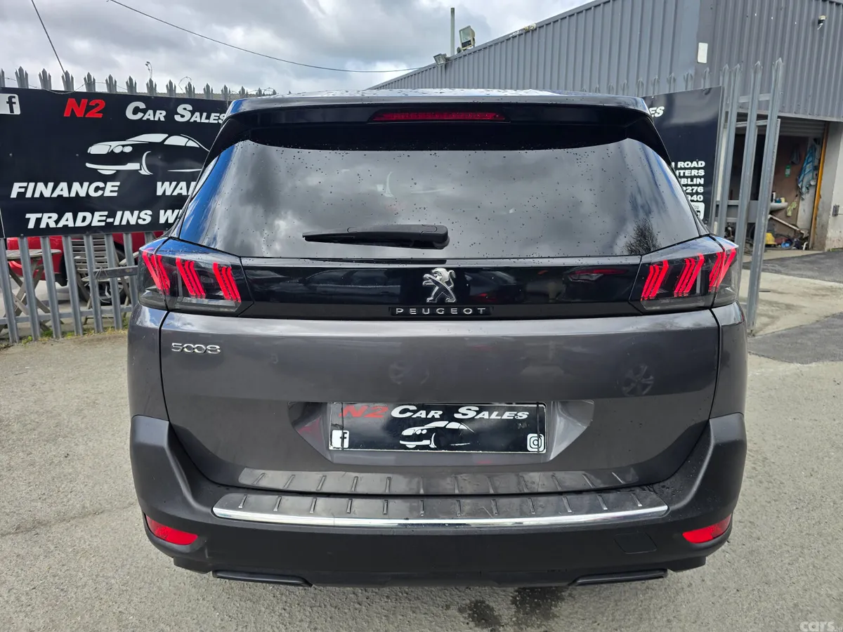 Peugeot 5008 MPV, Petrol, 2022, Grey