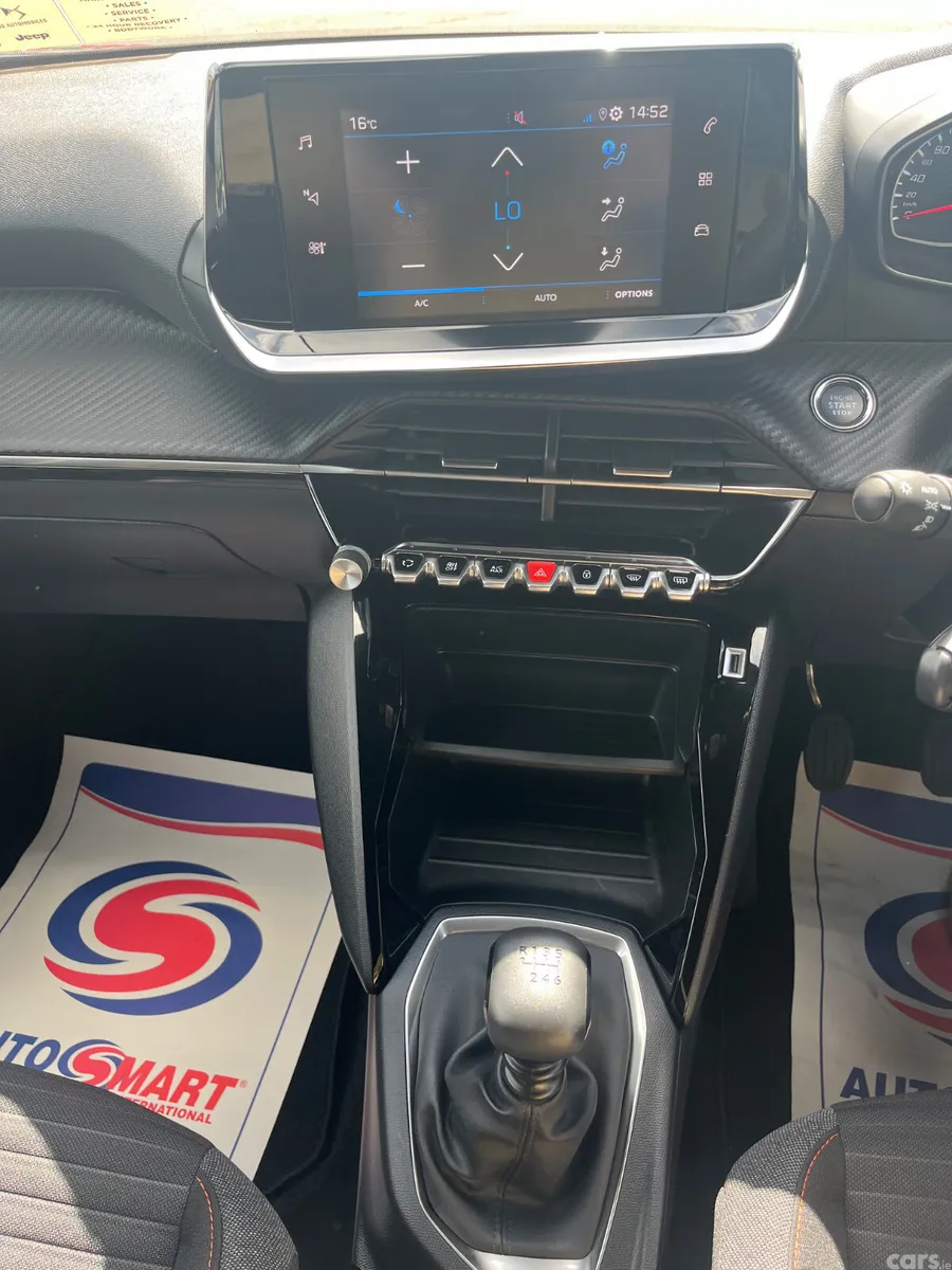 Peugeot 2008 MPV, Petrol, 2023, Grey
