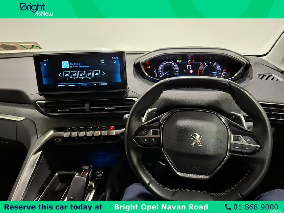Peugeot 3008 MPV, Petrol, 2022, Red