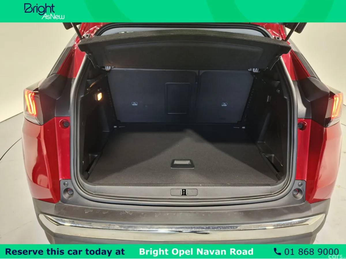 Peugeot 3008 MPV, Petrol, 2022, Red