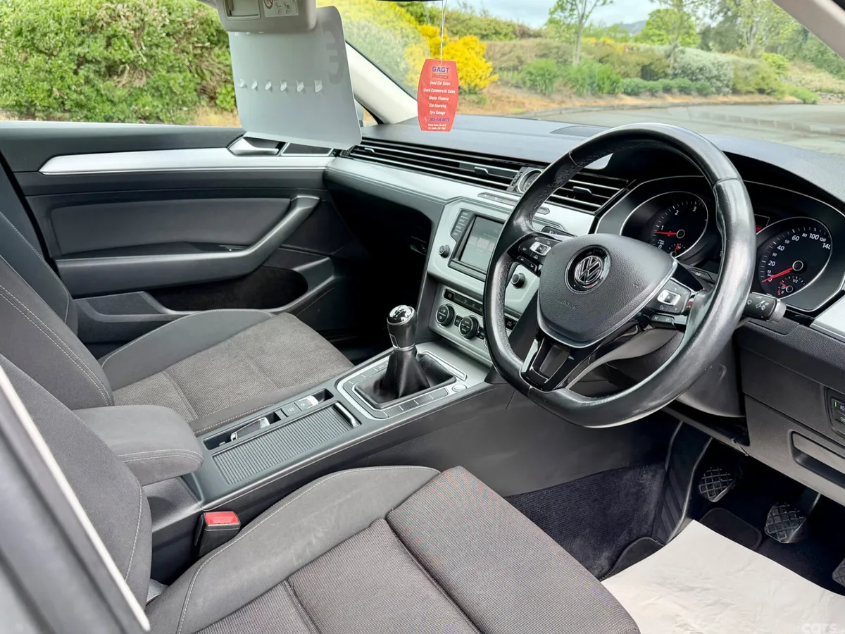 Volkswagen Passat Saloon, Diesel, 2017, Grey