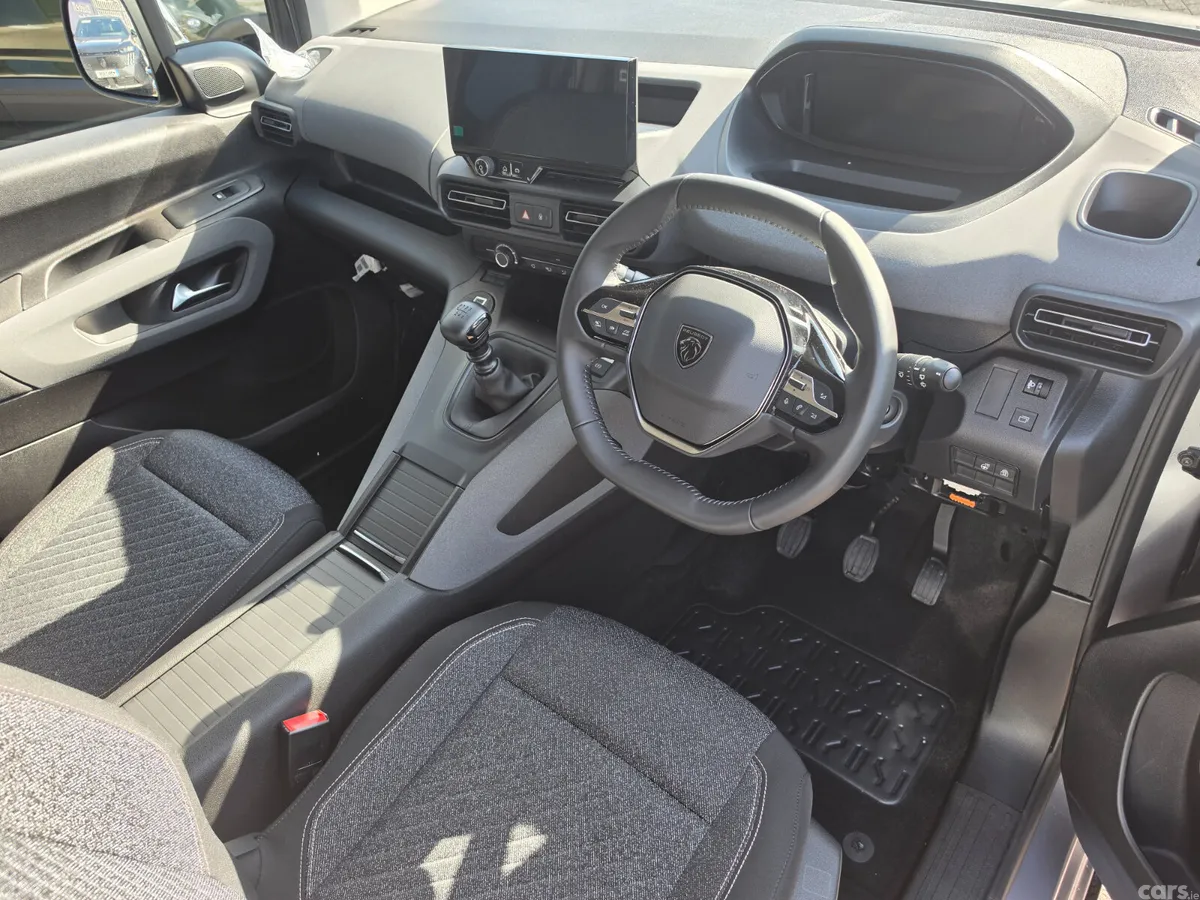 Peugeot Rifter MPV, Diesel, 2026, Grey