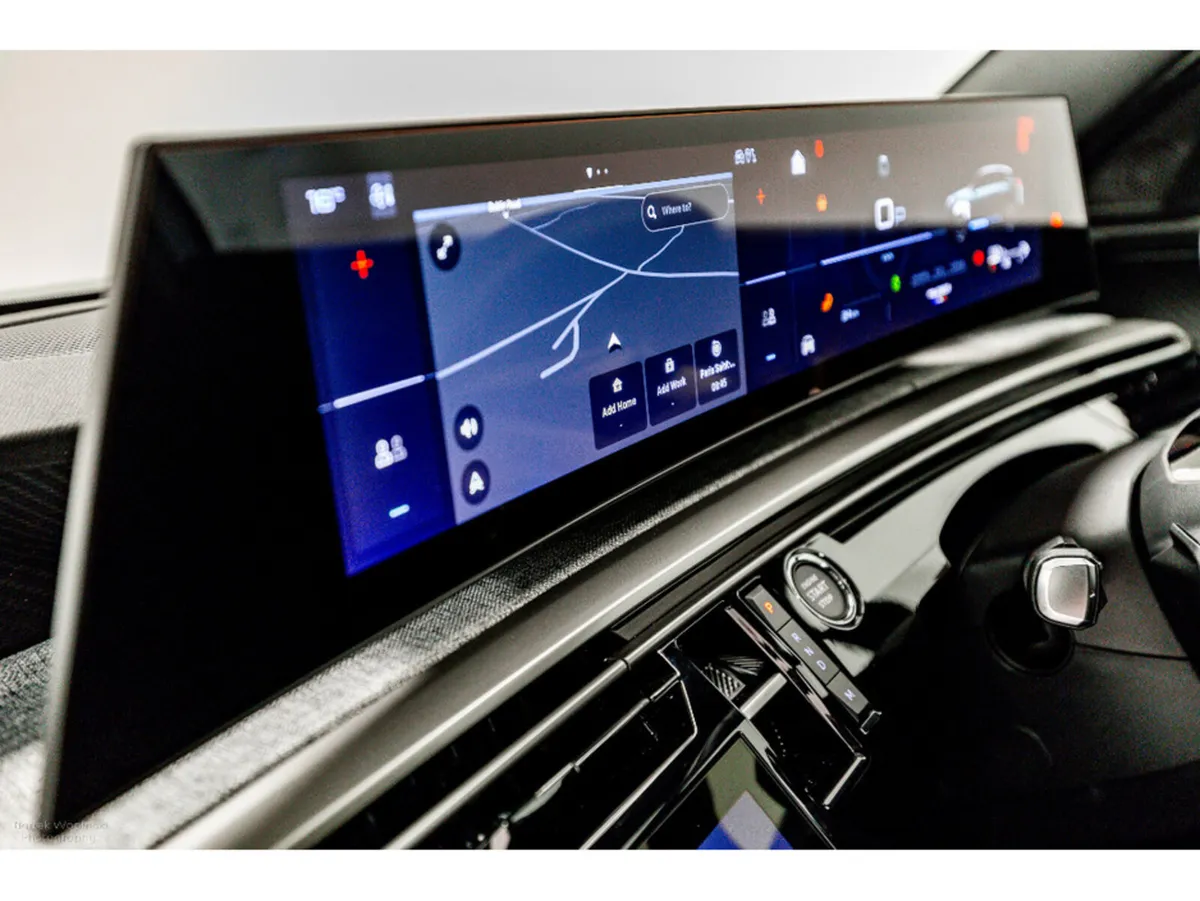 Peugeot 3008 SUV, Petrol Hybrid, 2025, White