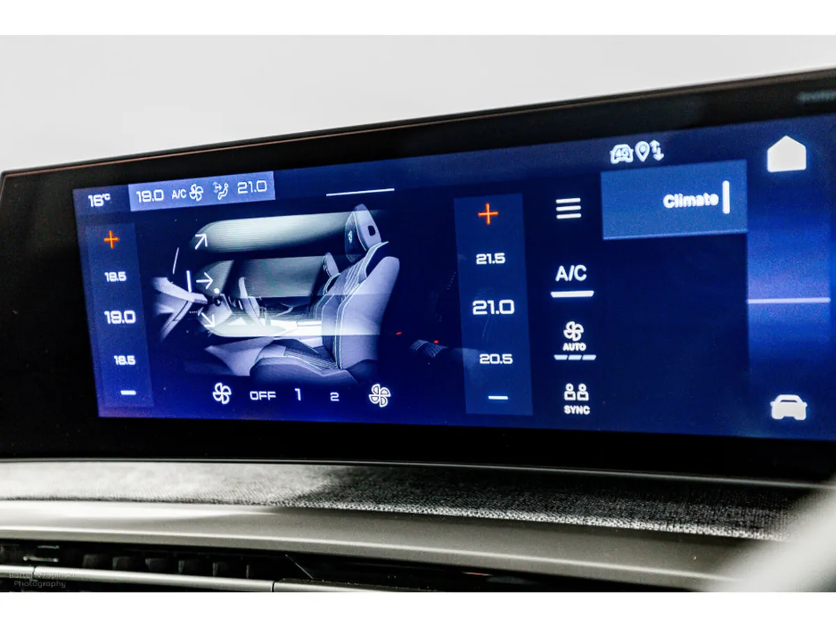 Peugeot 3008 SUV, Petrol Hybrid, 2025, White