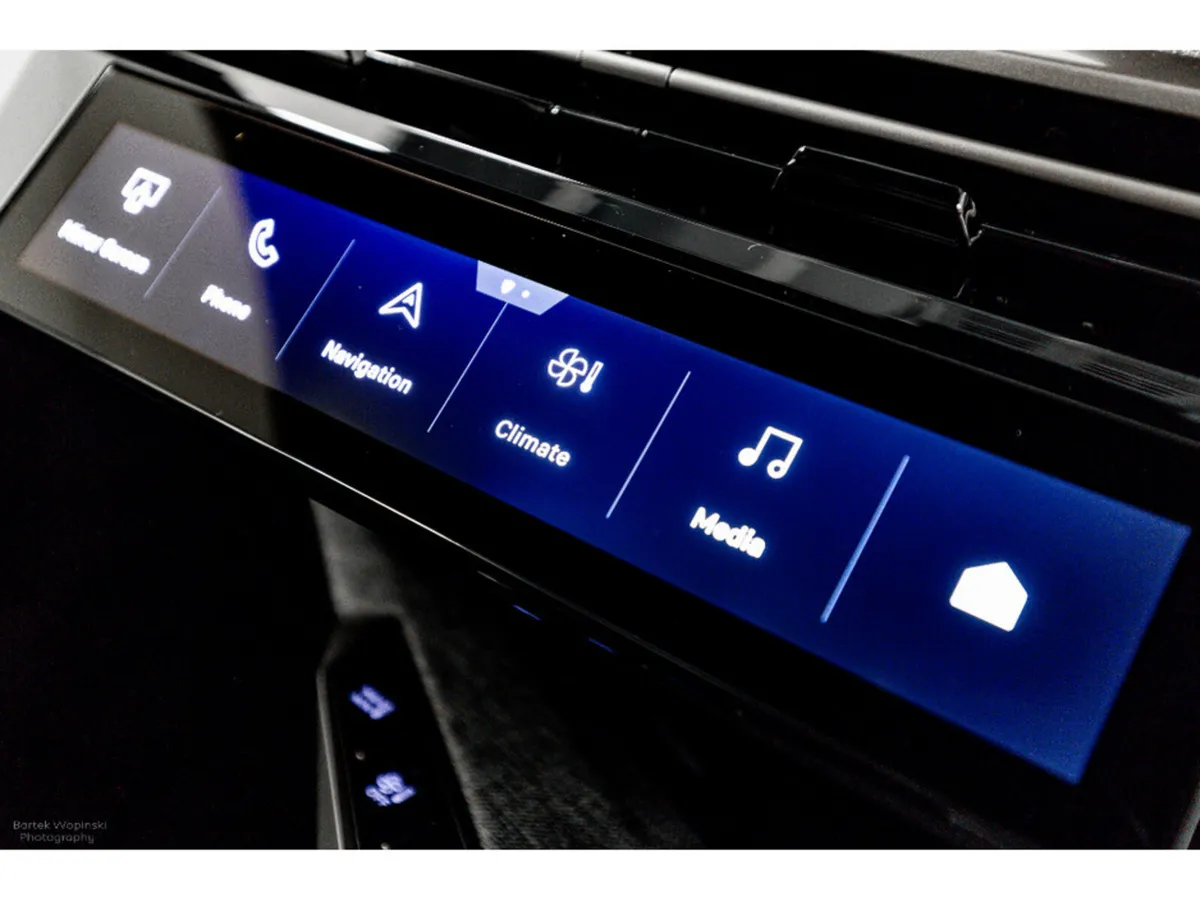 Peugeot 3008 SUV, Petrol Hybrid, 2025, White