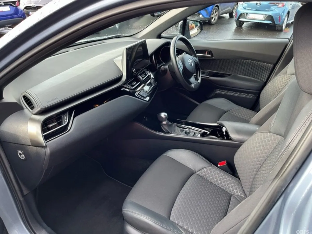 Toyota C-HR SUV, Petrol Hybrid, 2023, Grey