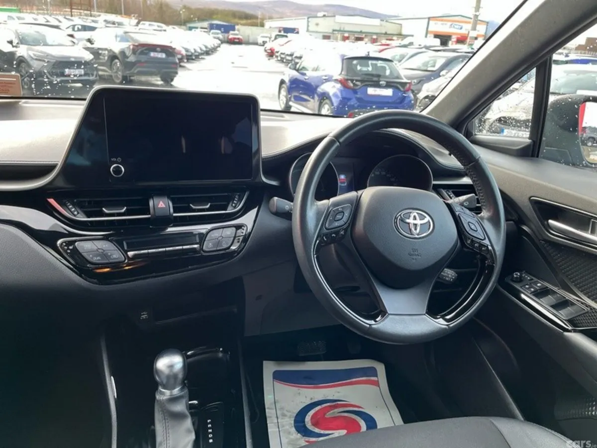 Toyota C-HR SUV, Petrol Hybrid, 2023, Grey