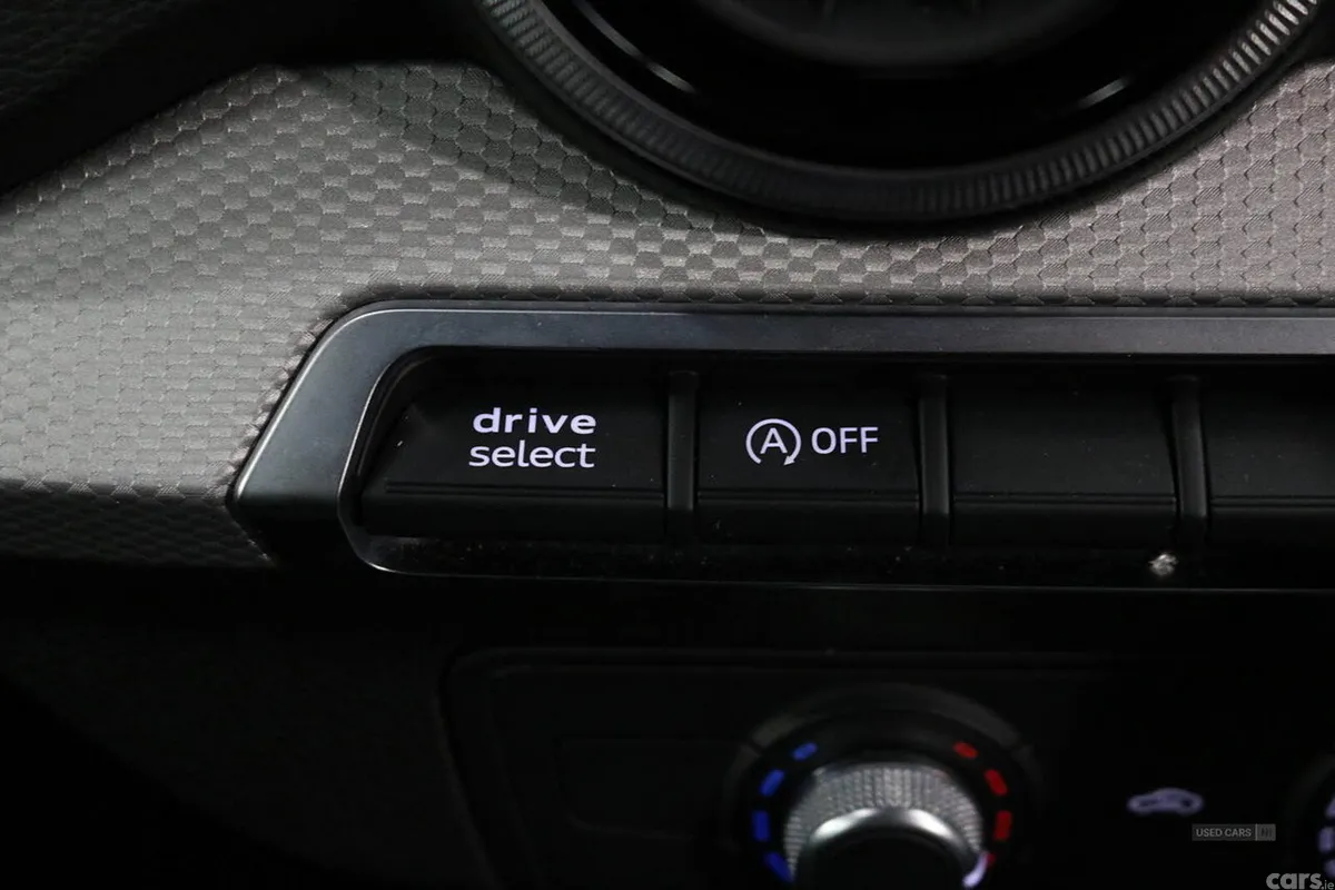 Audi Q2 SUV, Petrol, 2023, Blue