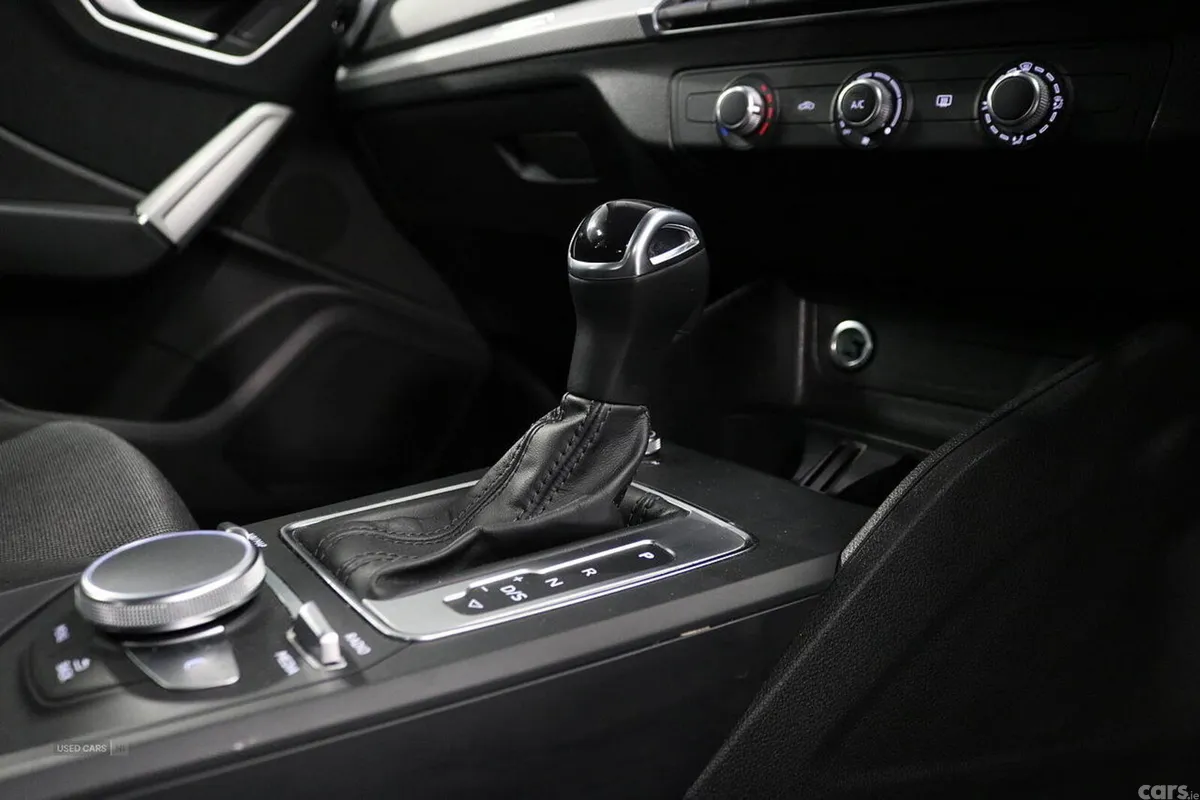 Audi Q2 SUV, Petrol, 2023, Blue