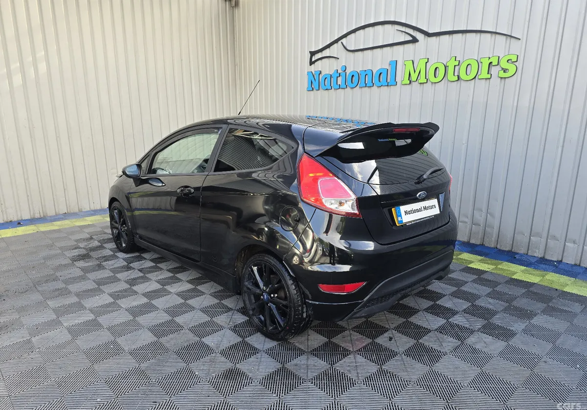 Ford Fiesta Hatchback, Petrol, 2015, Black