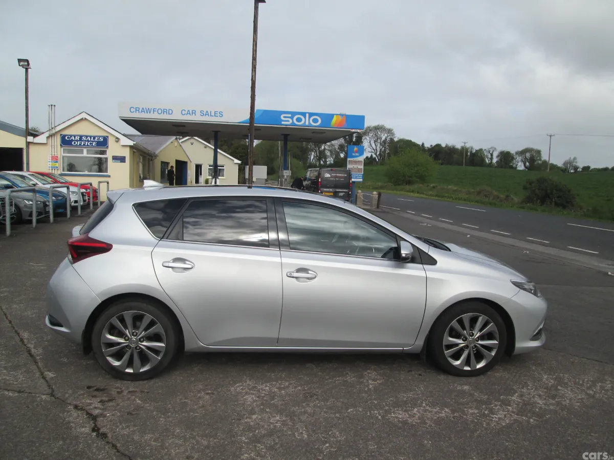 Toyota Auris Hatchback, Petrol, 2016, Silver