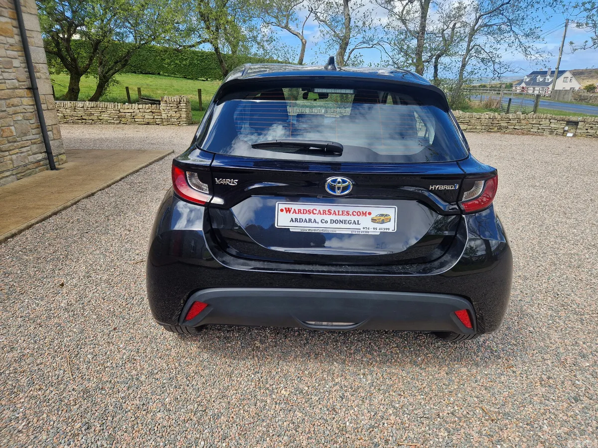 Toyota Yaris Hatchback, Petrol Hybrid, 2024, Black