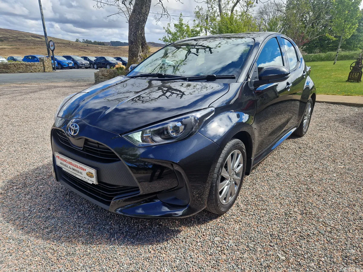 Toyota Yaris Hatchback, Petrol Hybrid, 2024, Black