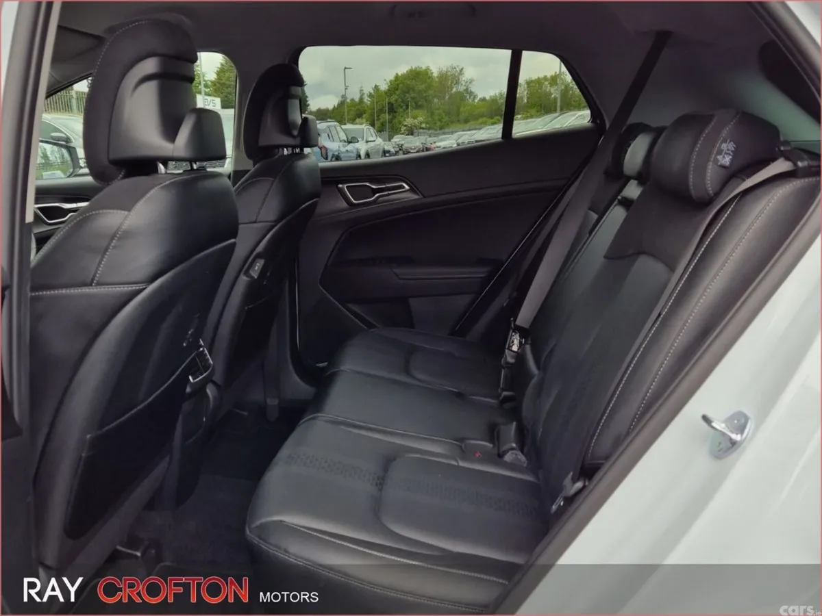 Kia Sportage SUV, Diesel Hybrid, 2026, White