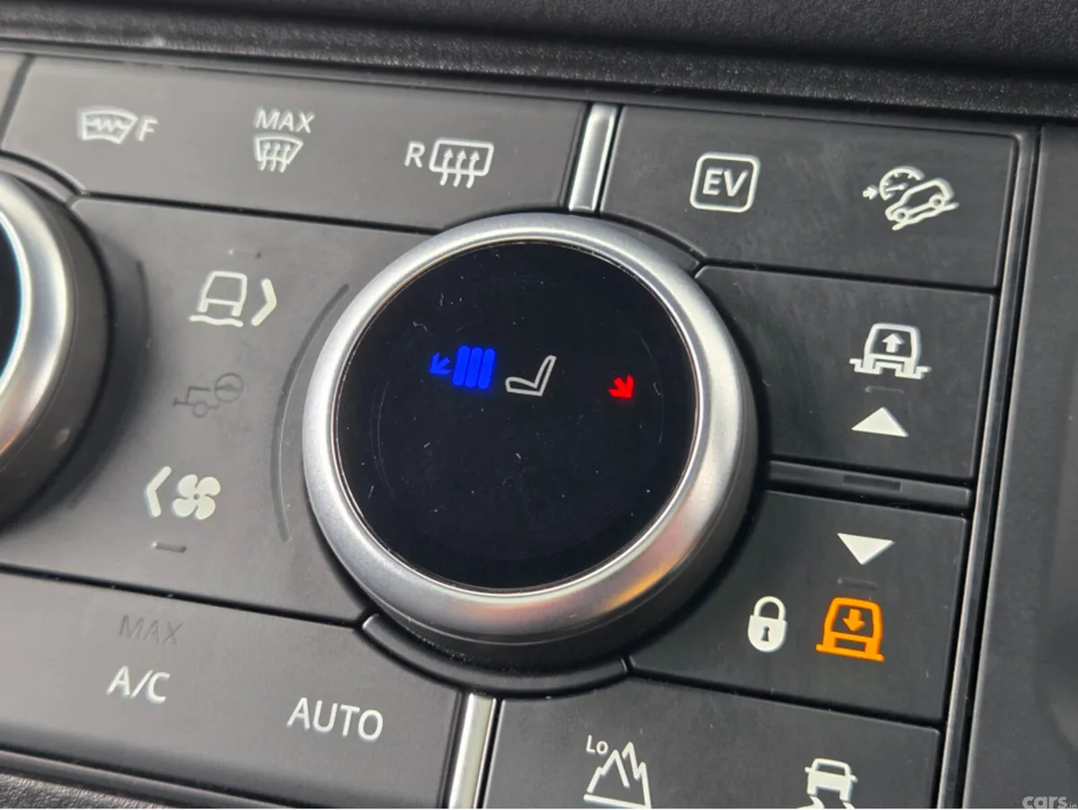 Land Rover Defender Estate, Petrol Plug-in Hybrid, 2022, Black