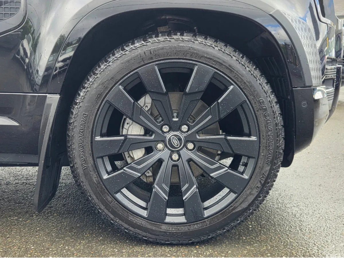 Land Rover Defender Estate, Petrol Plug-in Hybrid, 2022, Black