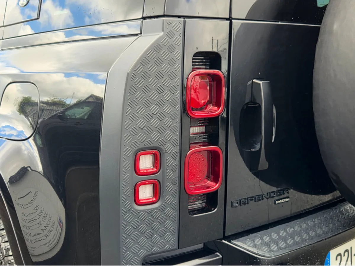 Land Rover Defender Estate, Petrol Plug-in Hybrid, 2022, Black