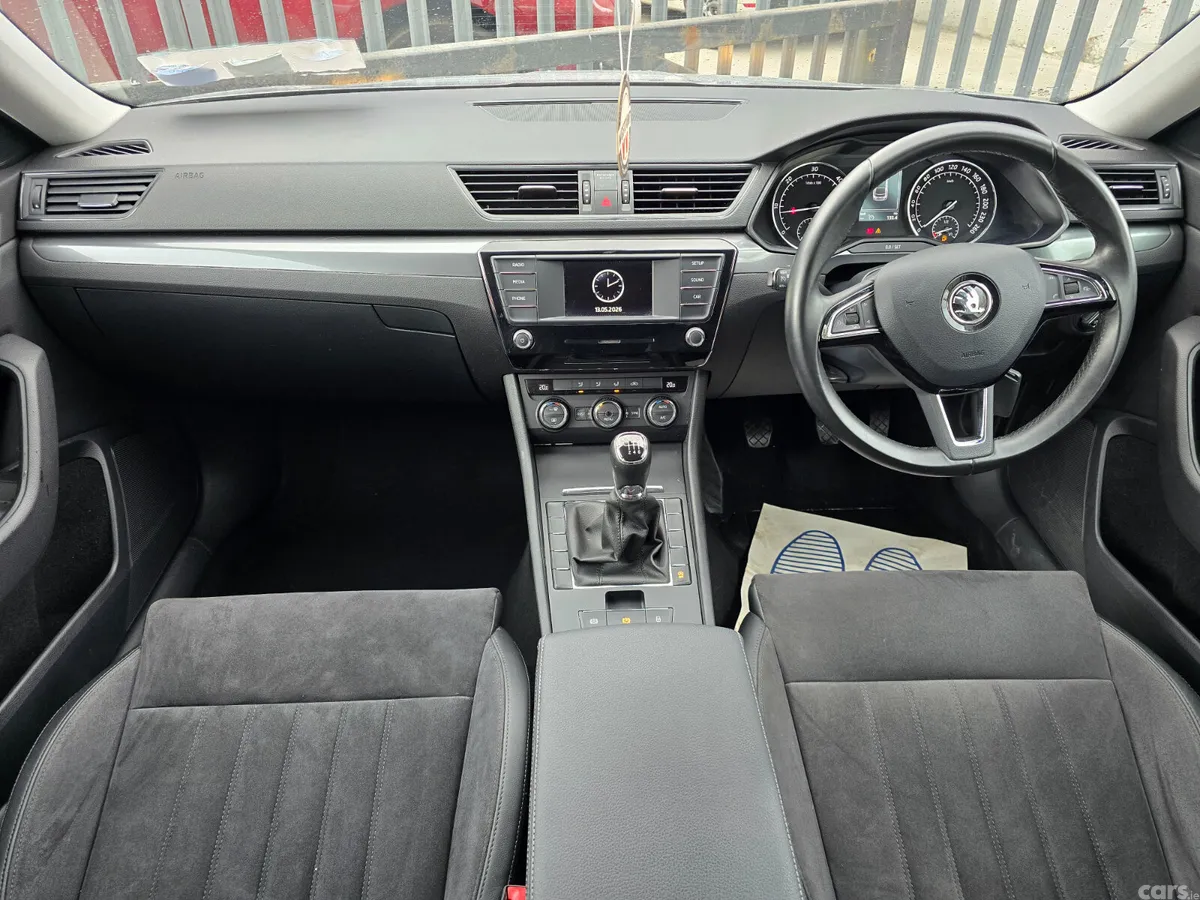Skoda Superb Saloon, Diesel, 2016, Silver
