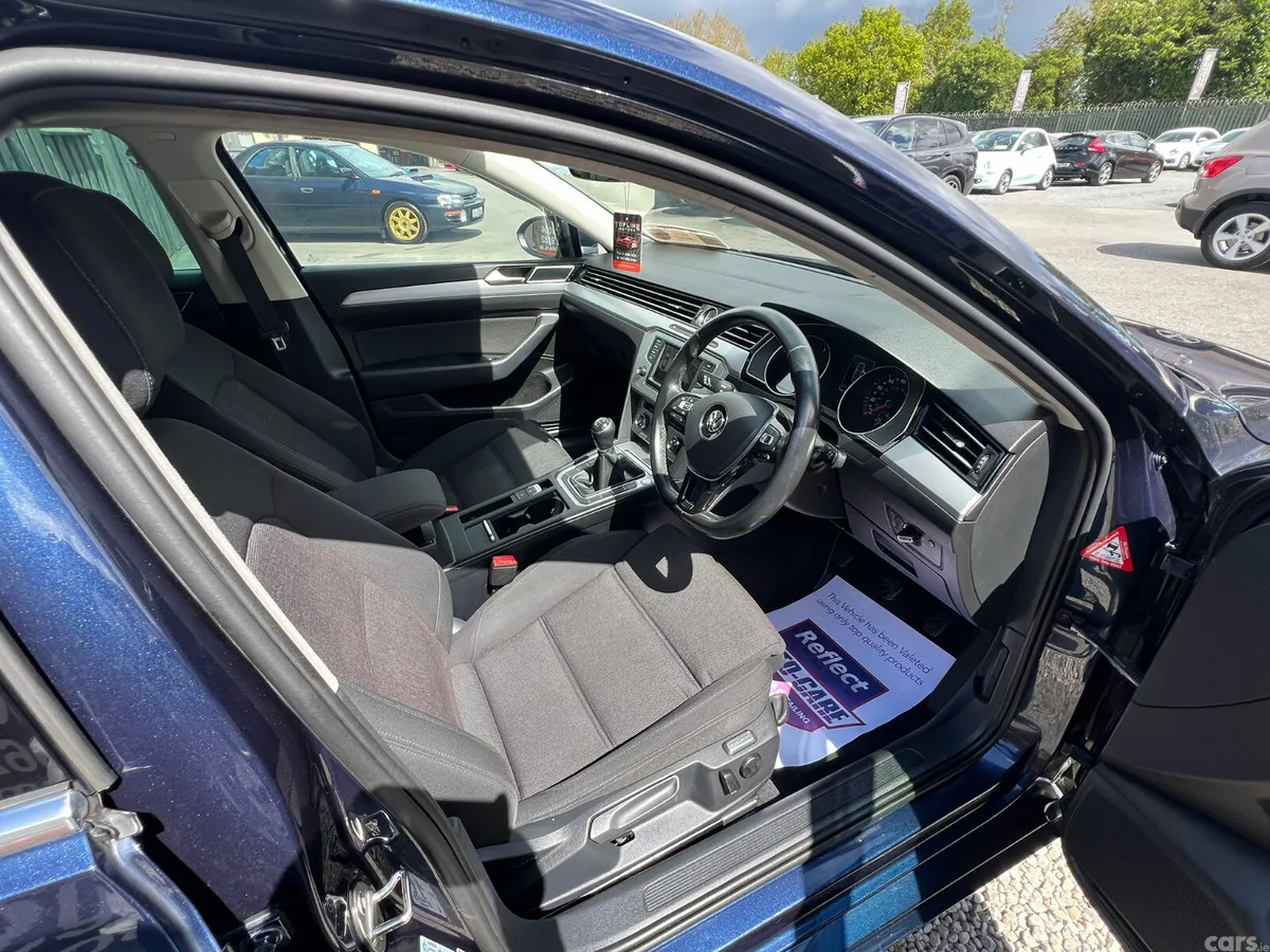 Volkswagen Passat Saloon, Diesel, 2016, Blue