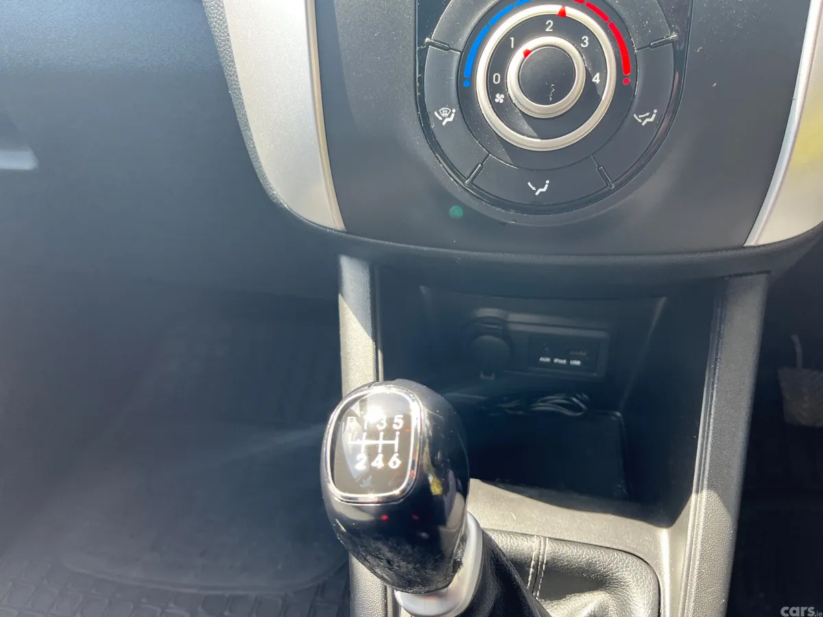 Kia Venga MPV, Diesel, 2012, Silver