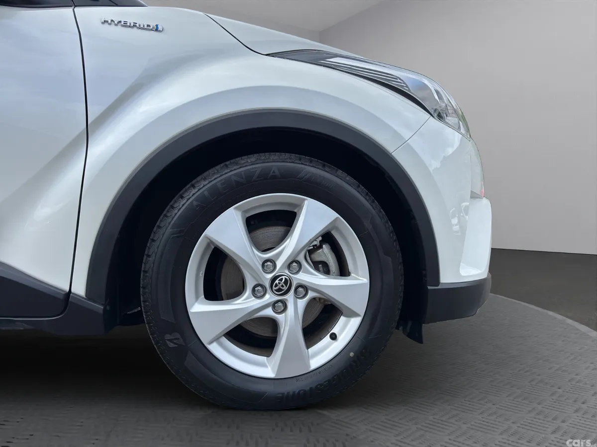 Toyota C-HR SUV, Petrol Hybrid, 2018, White