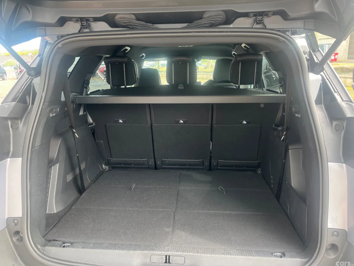 Peugeot 5008 MPV, Diesel, 2025, Grey