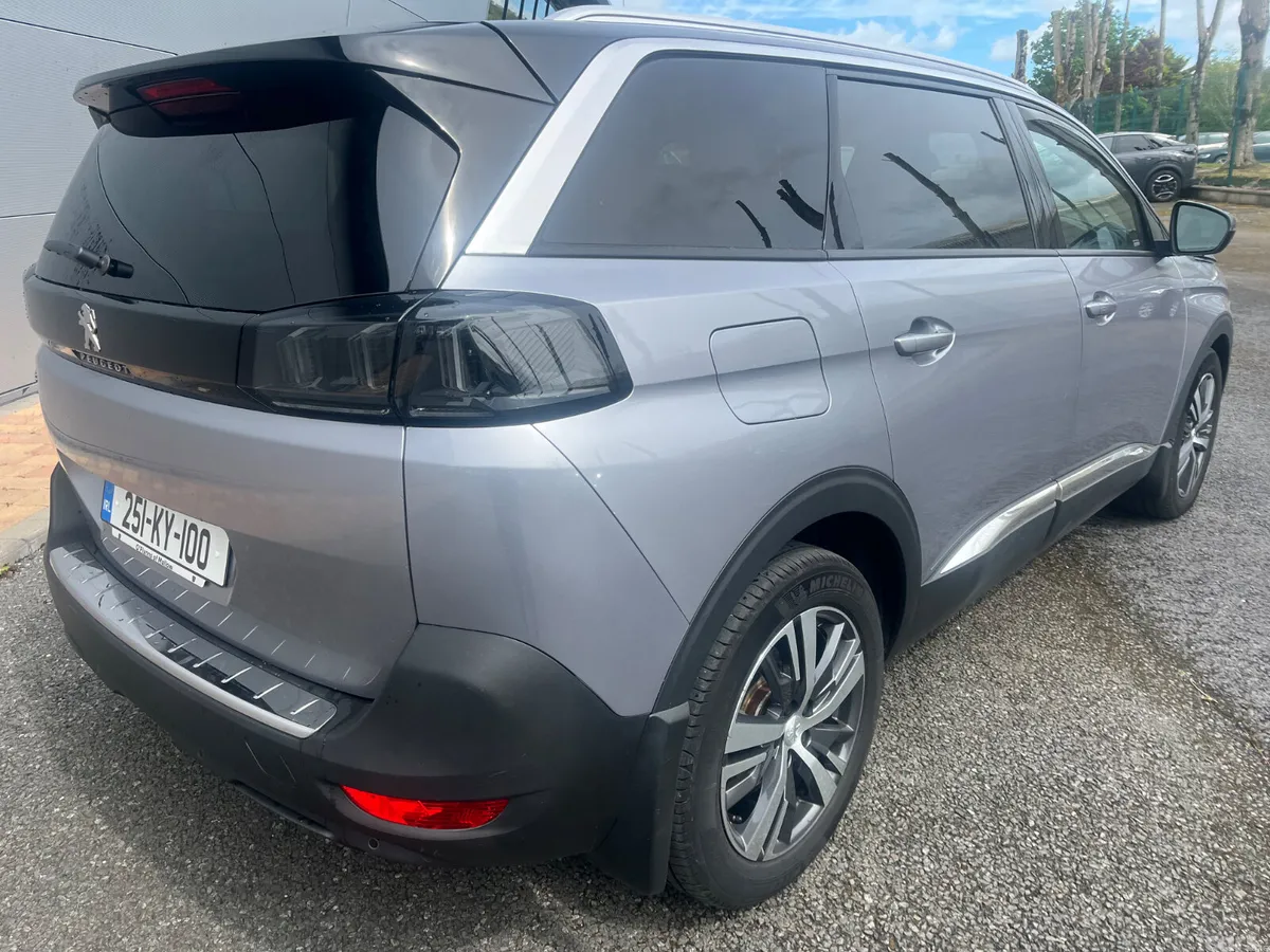 Peugeot 5008 MPV, Diesel, 2025, Grey