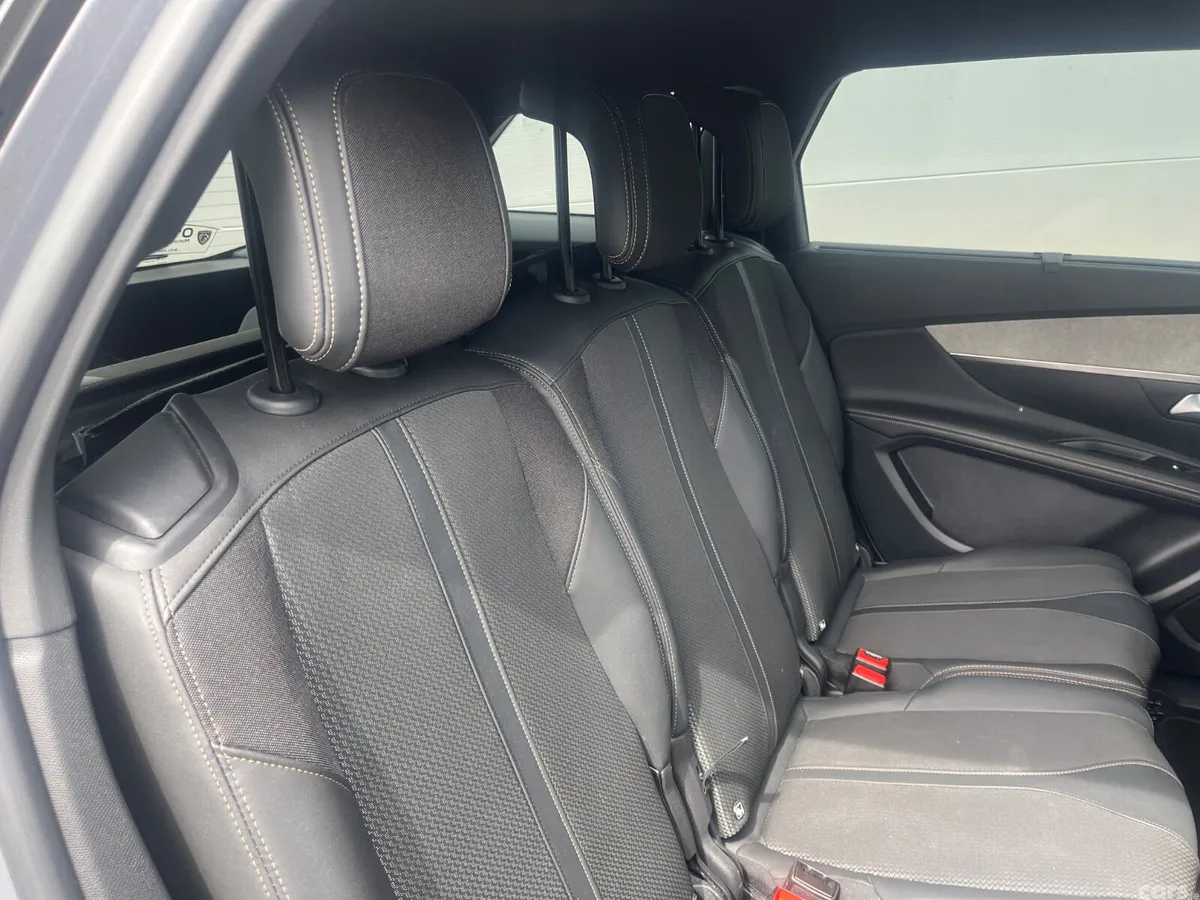 Peugeot 5008 MPV, Diesel, 2025, Grey