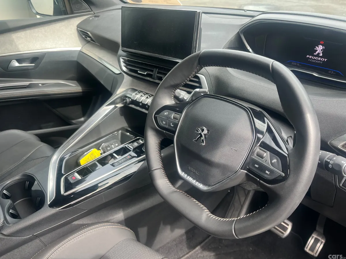 Peugeot 5008 MPV, Diesel, 2025, Grey