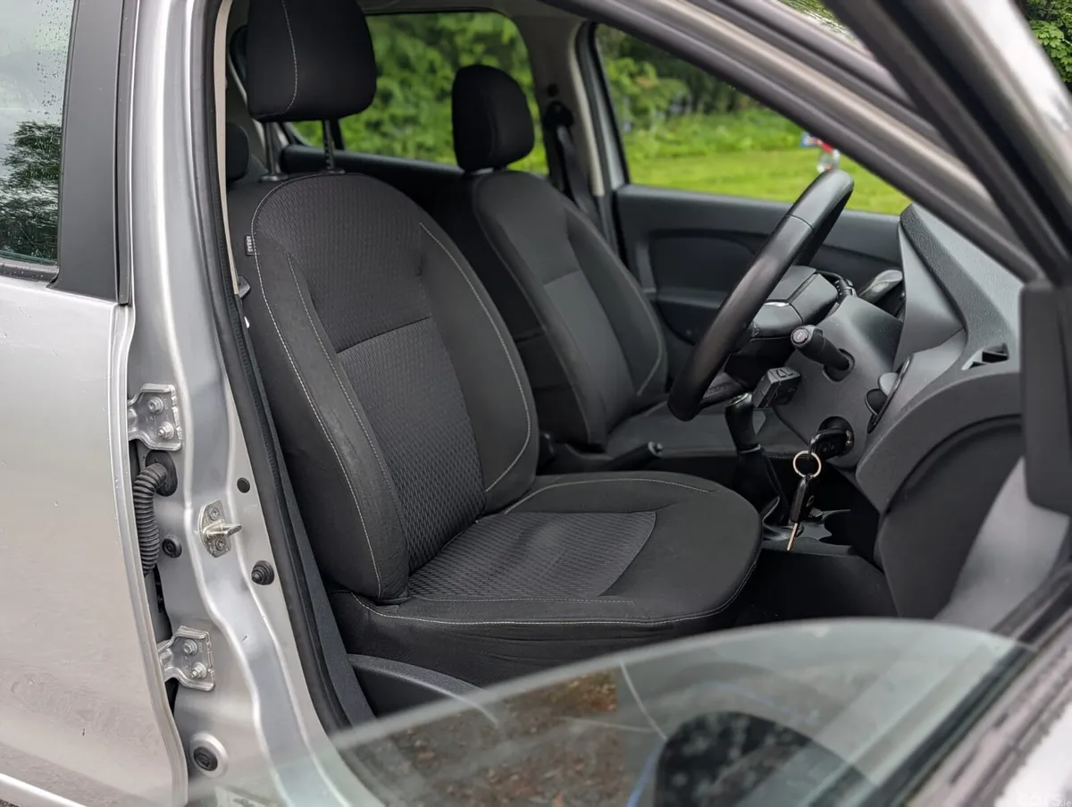 Dacia Sandero Hatchback, Petrol, 2018, Grey