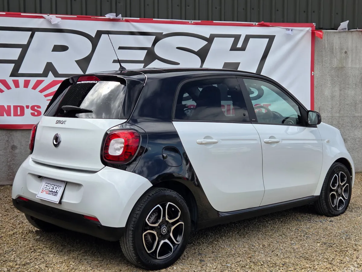 Smart Forfour Hatchback, Petrol, 2016, White