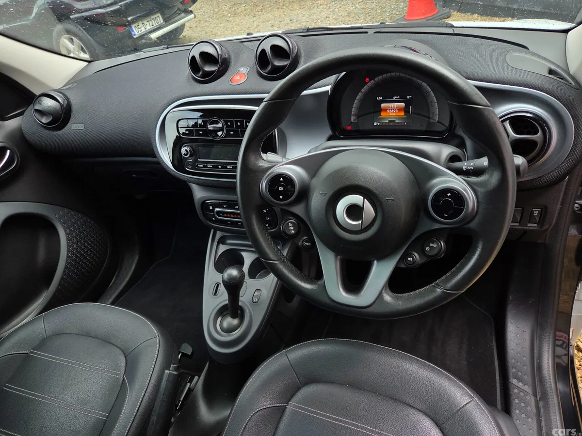 Smart Forfour Hatchback, Petrol, 2016, White
