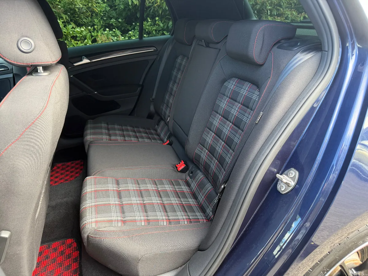 Volkswagen Golf Hatchback, Petrol, 2014, Blue