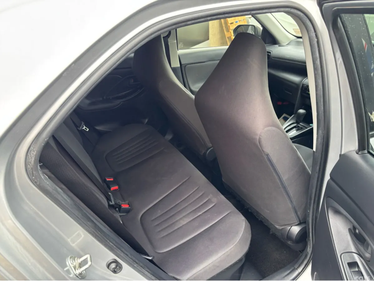 Toyota Yaris Cross Hatchback, Petrol Hybrid, 2021, Silver