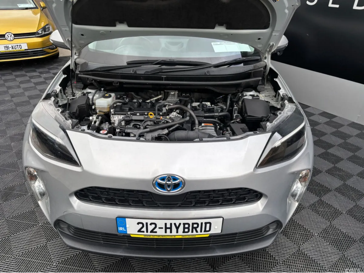 Toyota Yaris Cross Hatchback, Petrol Hybrid, 2021, Silver