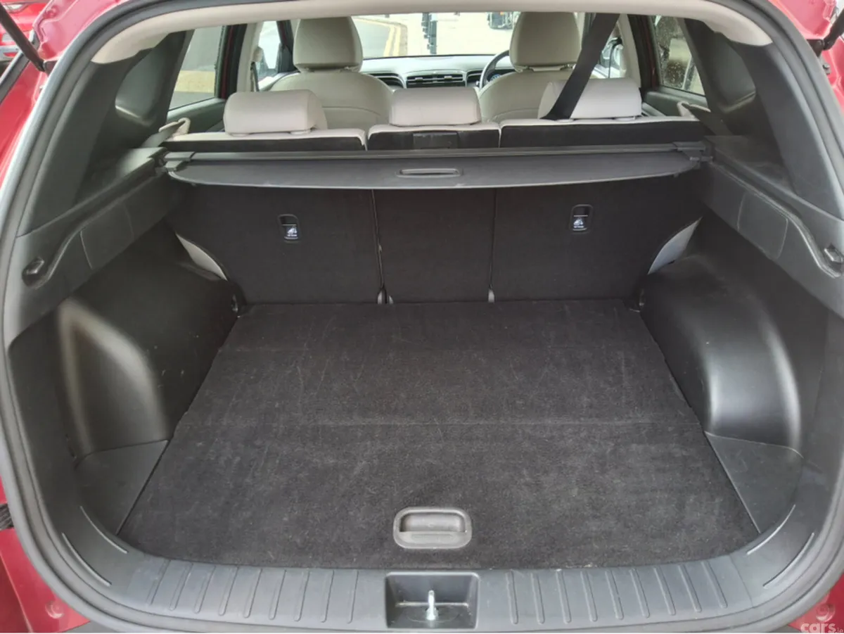 Hyundai Tucson MPV, Petrol Hybrid, 2023, Red
