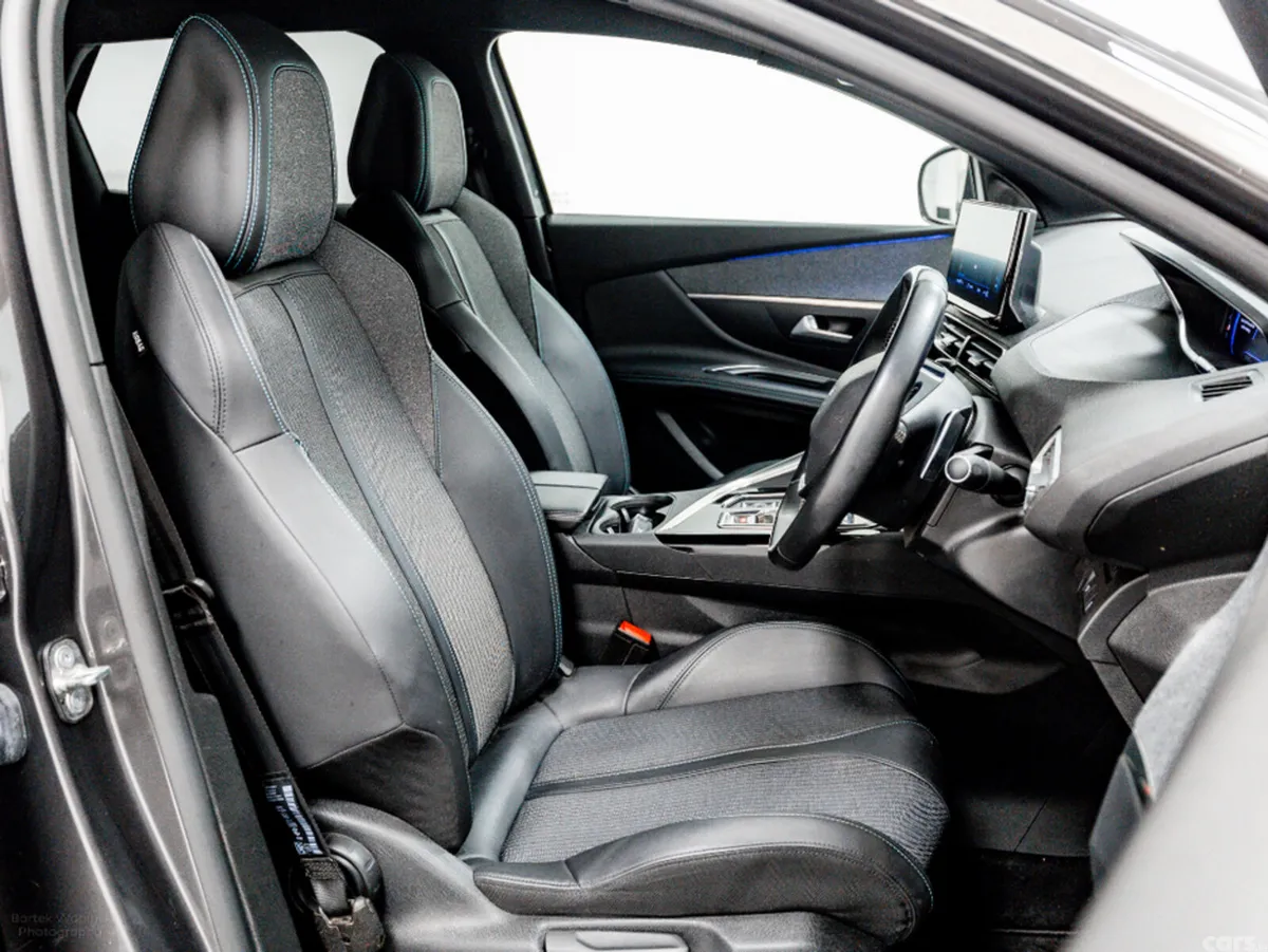 Peugeot 3008 SUV, Diesel, 2023, Grey