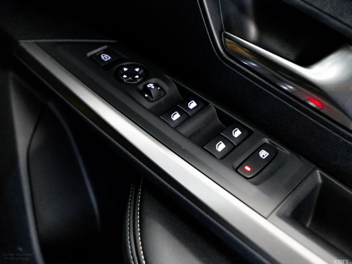 Peugeot 3008 SUV, Petrol Hybrid, 2024, Grey