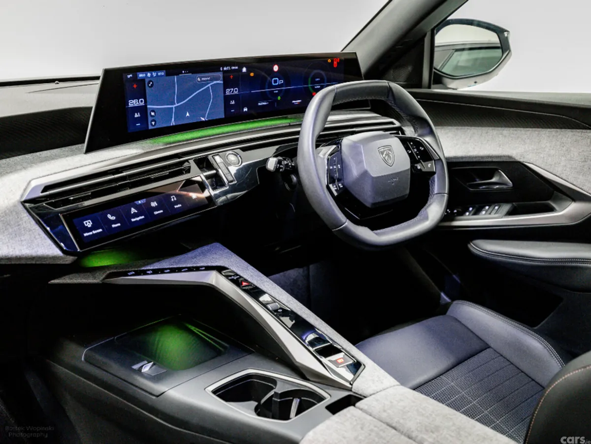 Peugeot 3008 SUV, Petrol Hybrid, 2024, Grey