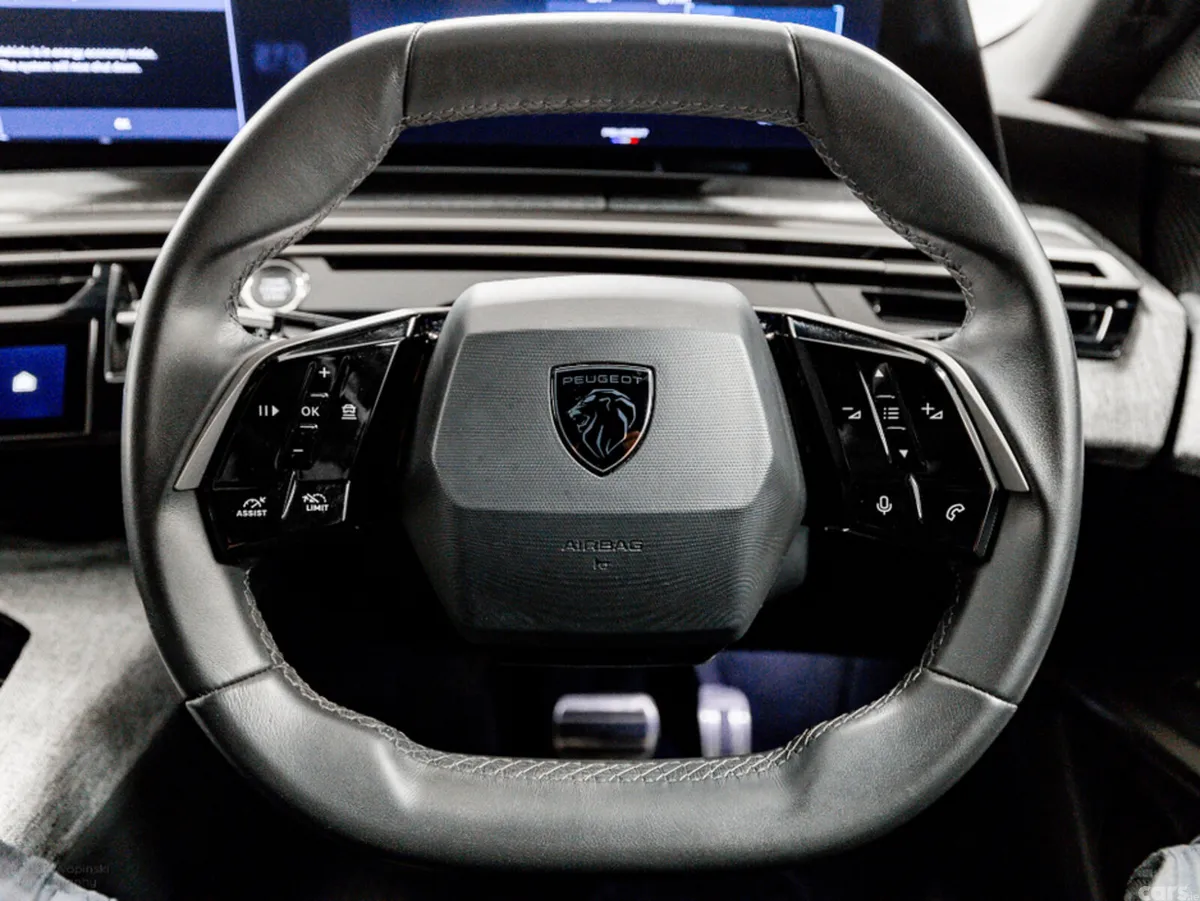 Peugeot 3008 SUV, Petrol Hybrid, 2024, Grey