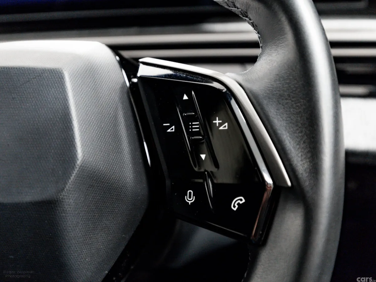 Peugeot 3008 SUV, Petrol Hybrid, 2024, Grey