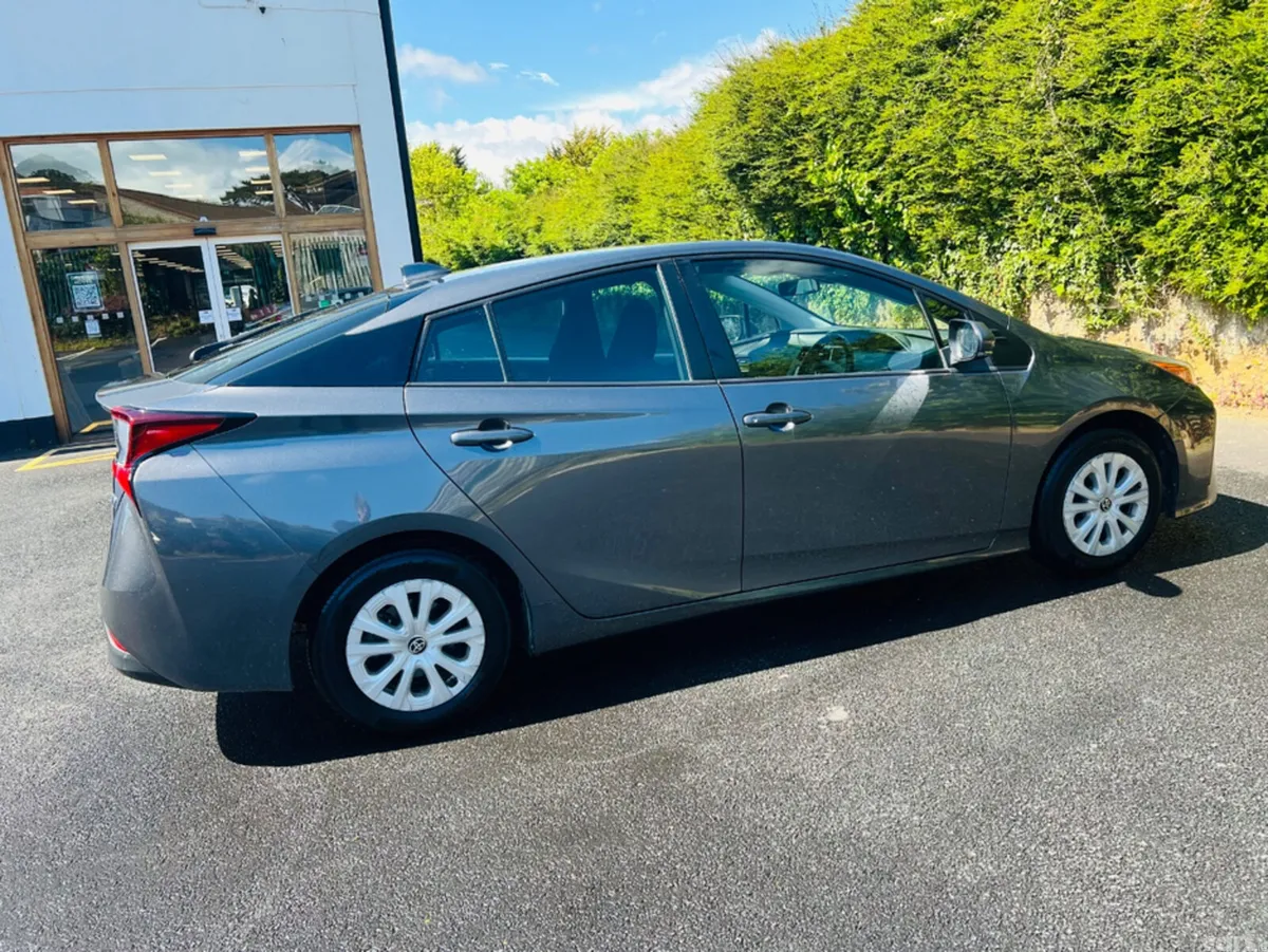 Toyota Prius Hatchback, Petrol Hybrid, 2022, Grey