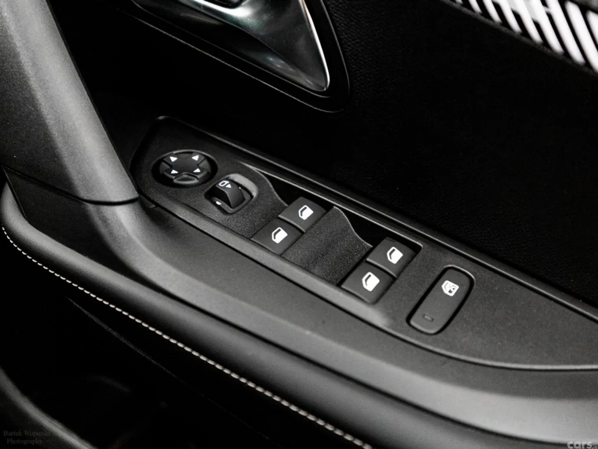 Peugeot 2008 SUV, Petrol Hybrid, 2026, Blue