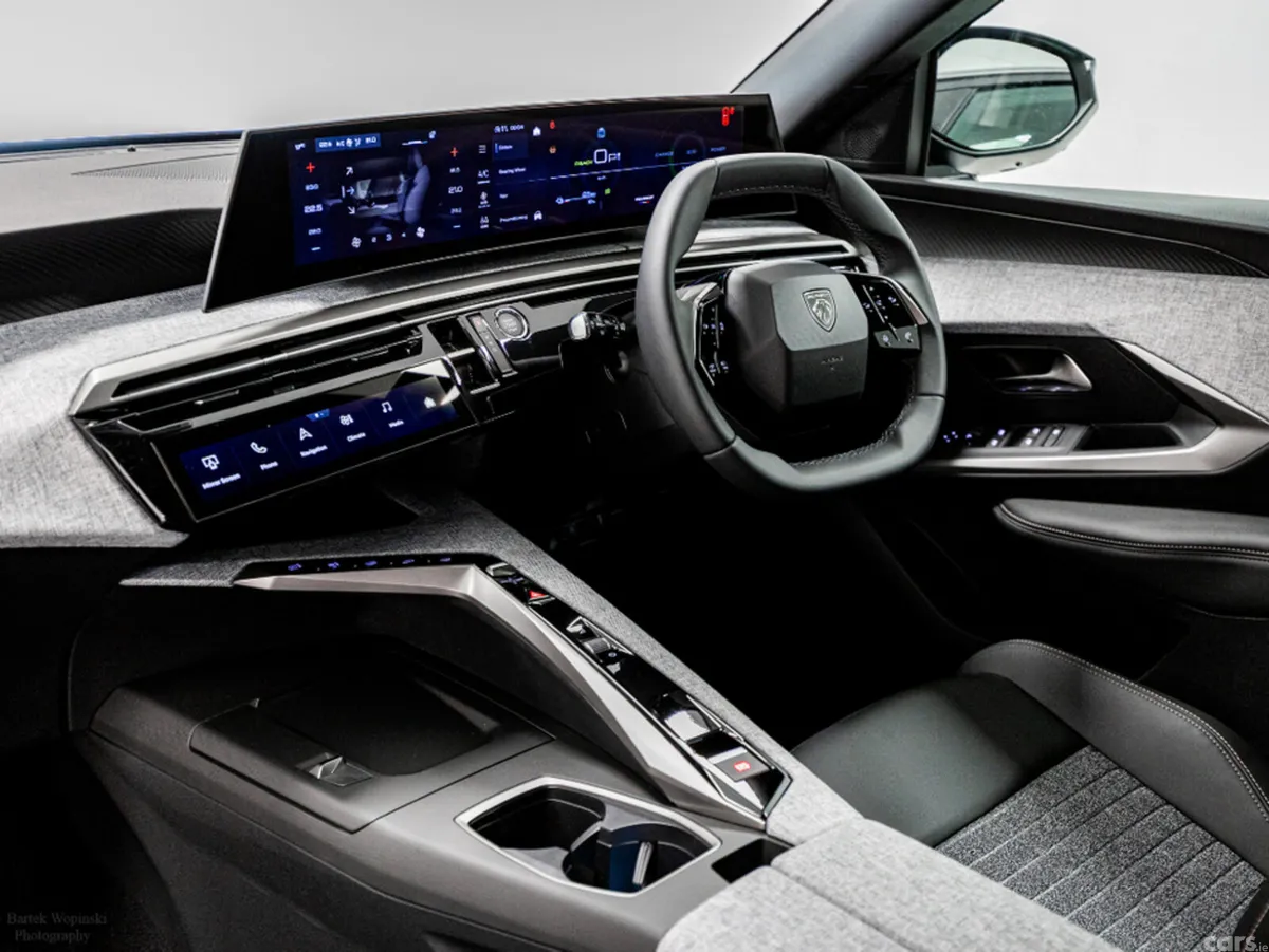 Peugeot 5008 SUV, Electric, 2026, Blue