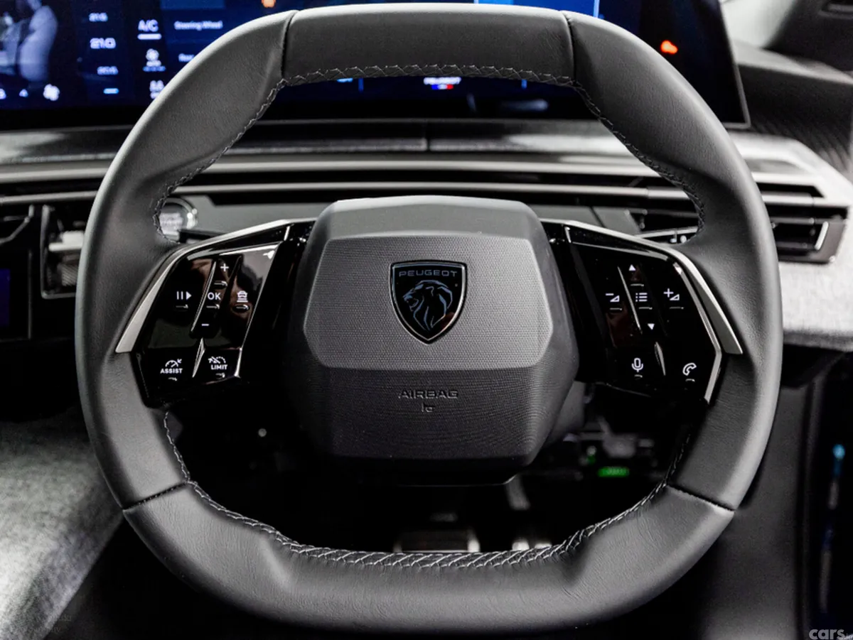 Peugeot 5008 SUV, Electric, 2026, Blue