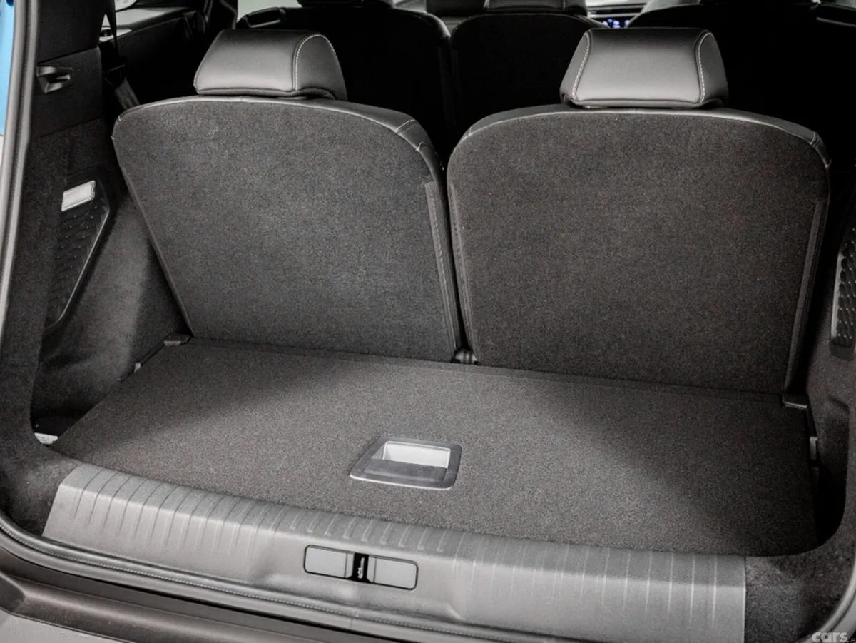 Peugeot 5008 SUV, Electric, 2026, Blue