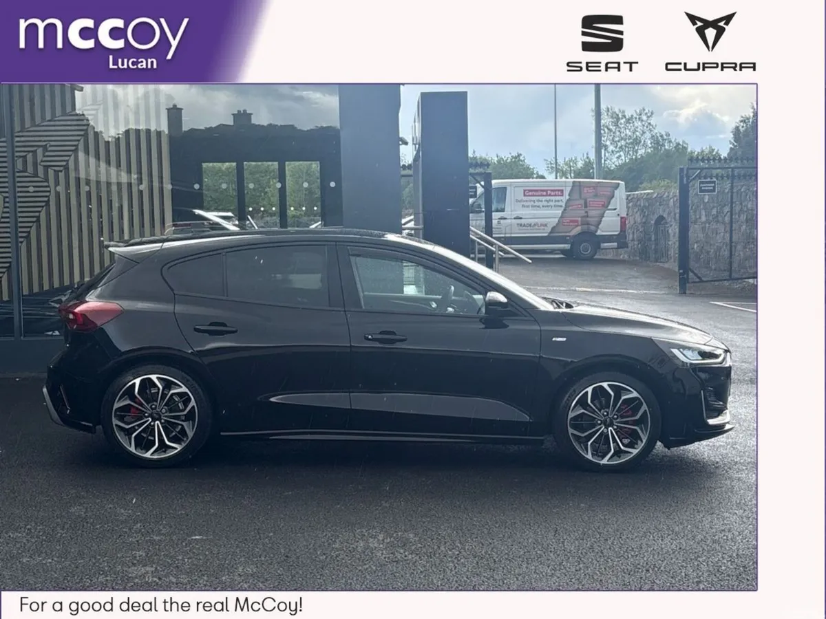 Ford Focus Hatchback, Petrol, 2022, Black