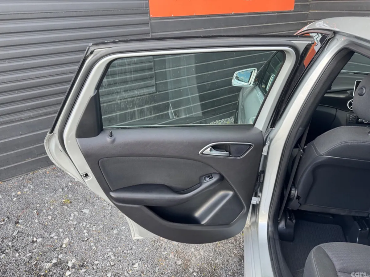 Mercedes-Benz B-Class MPV, Diesel, 2013, Silver