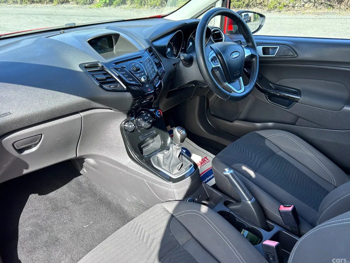 Ford Fiesta Hatchback, Petrol, 2014, Red